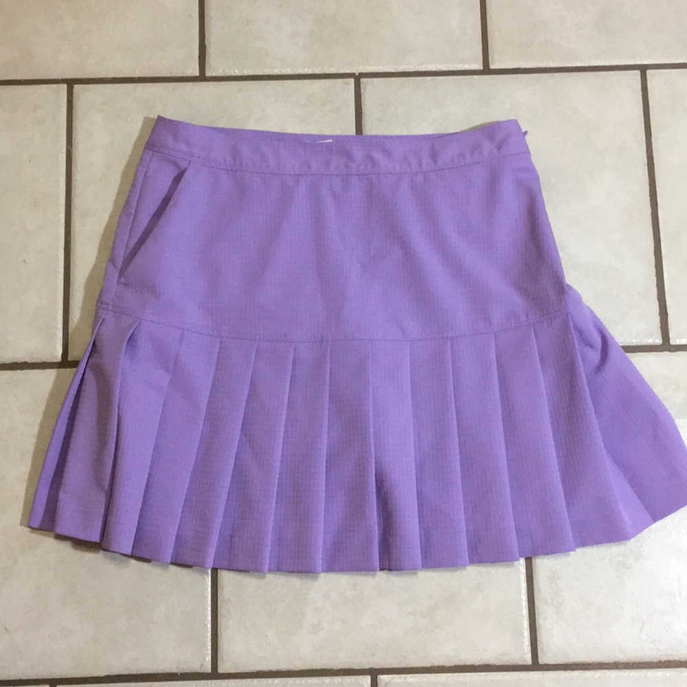 Gorgeous Izod golf skort